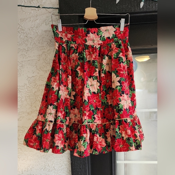 CHRISTMAS‎ POINSETTIA SKIRT - Picture 3 of 3